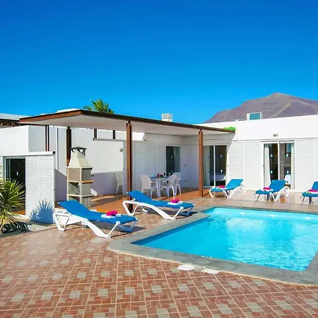 Playa Blanca Sleeps 6 Air Con Wifi Willa Playa Blanca (Lanzarote)
